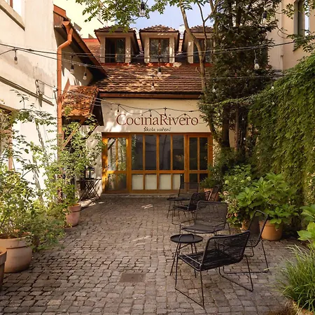 Metropolitan With Amenities Daire *