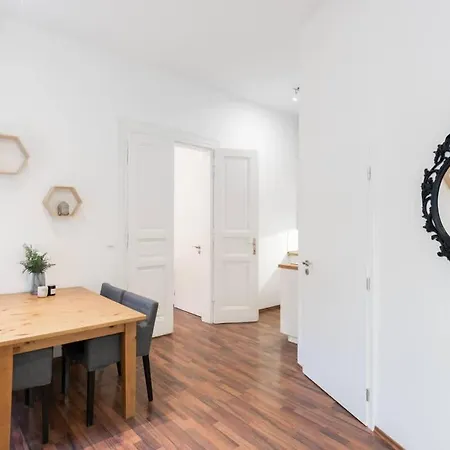 Metropolitan With Amenities * Praha