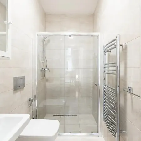 Metropolitan With Amenities Apartmán