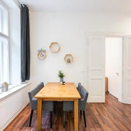 Metropolitan With Amenities