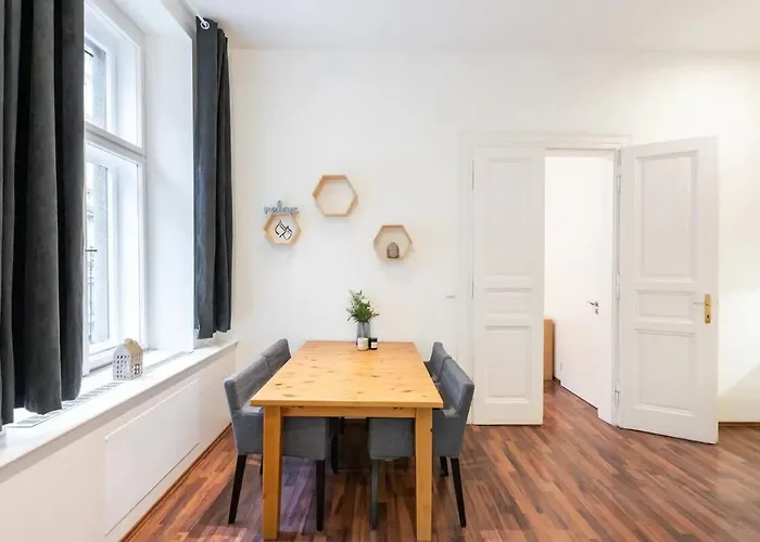 Metropolitan With Amenities