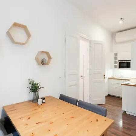Metropolitan With Amenities Apartamento *